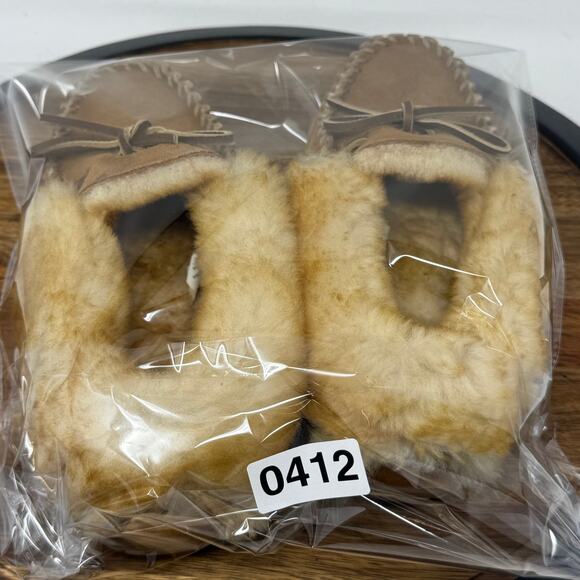 LL Bean Wicked Good Slippers Moccasins Tan Suede Cozy Warm Shearling Women's 7M - Picture 11 of 11